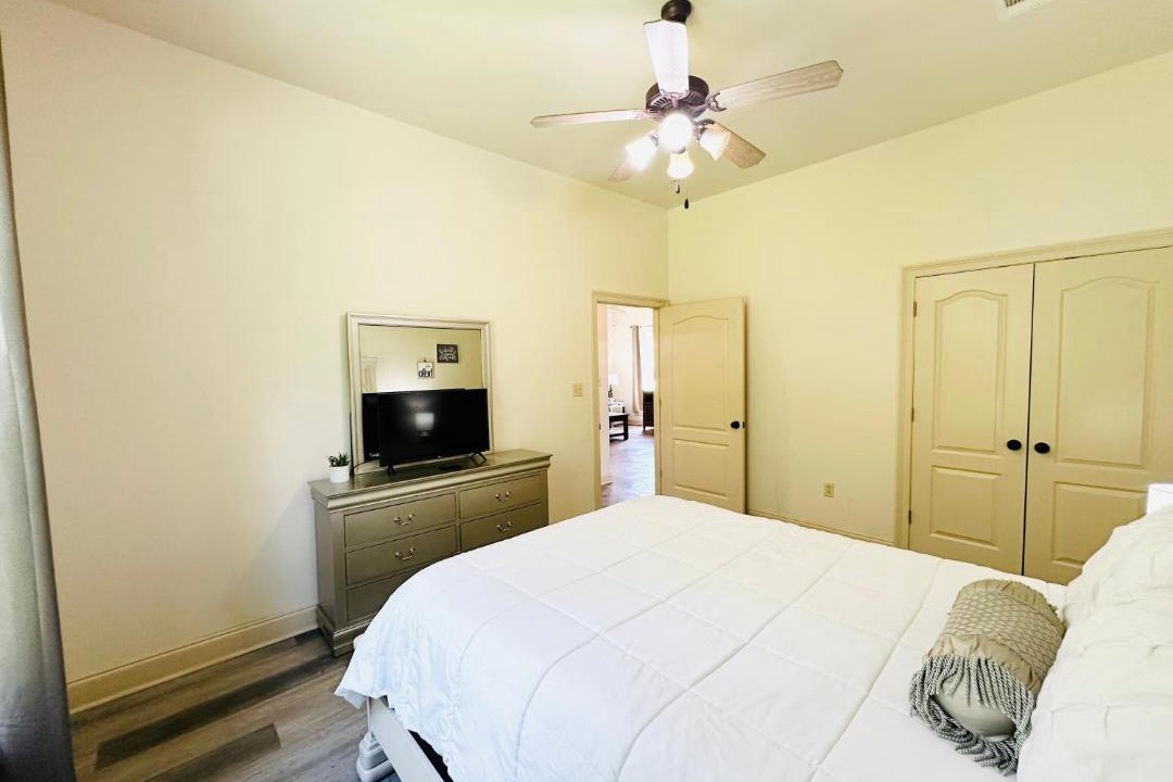 Photo of Bedroom in Pine Grove