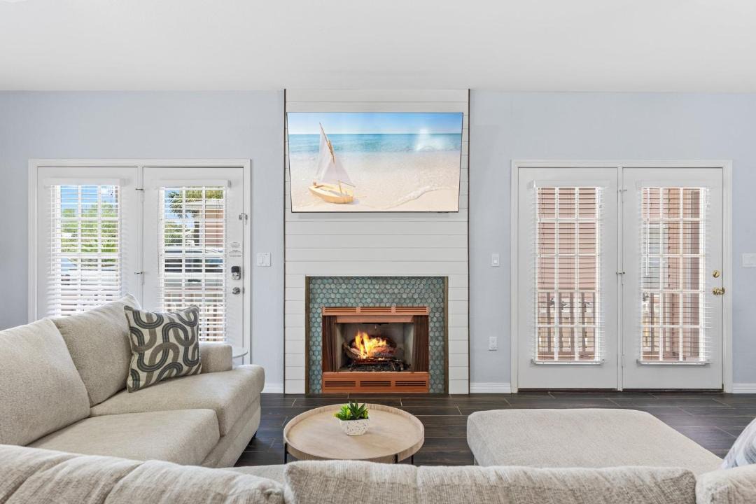 Photo of Livingroom in Clipper Cove