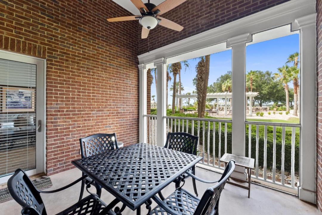 Photo of Patio Balcony in Upper Grand Lagoon