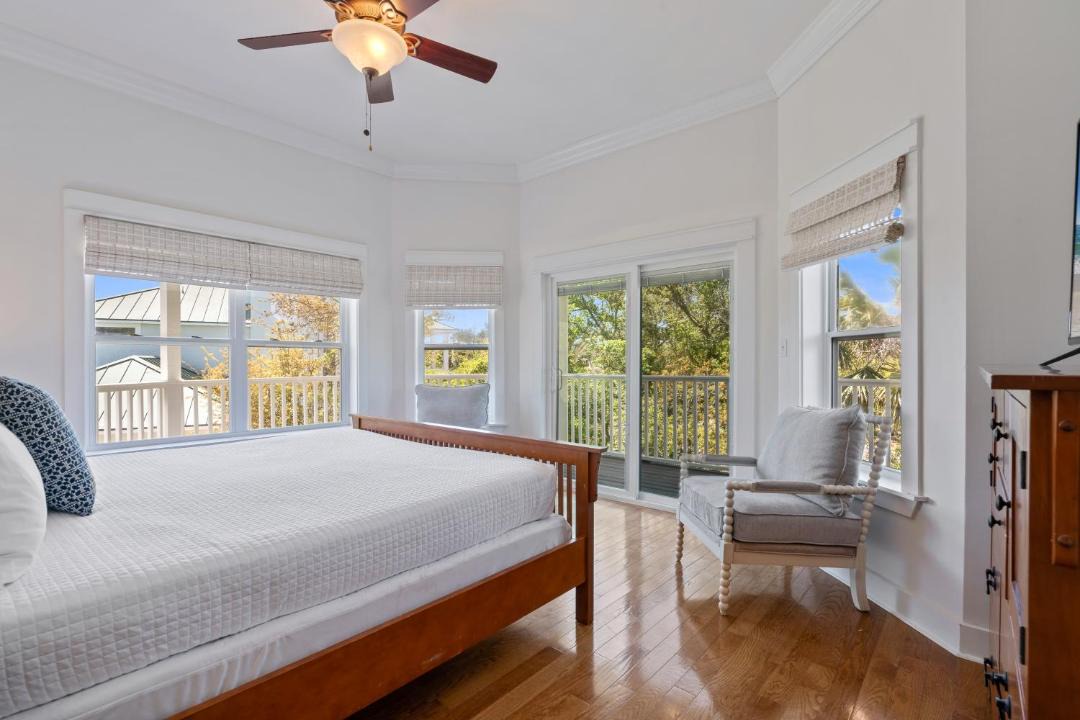 Photo of Bedroom in White's Gulfview