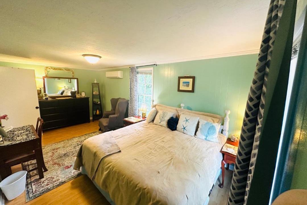 Photo of Bedroom in Laurel