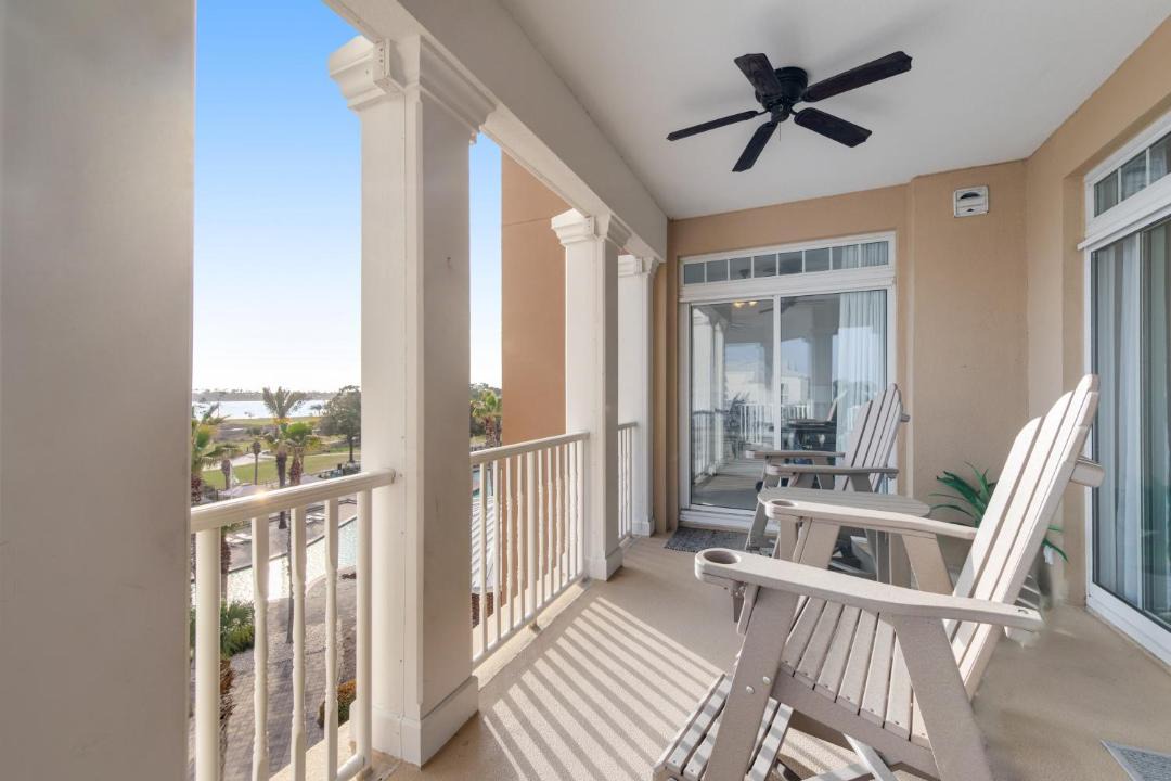 Photo of Patio Balcony in Upper Grand Lagoon
