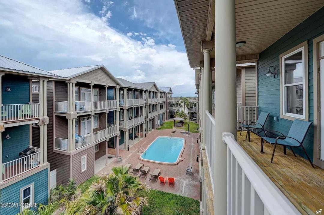 Photo of Patio Balcony in Crescent Beach