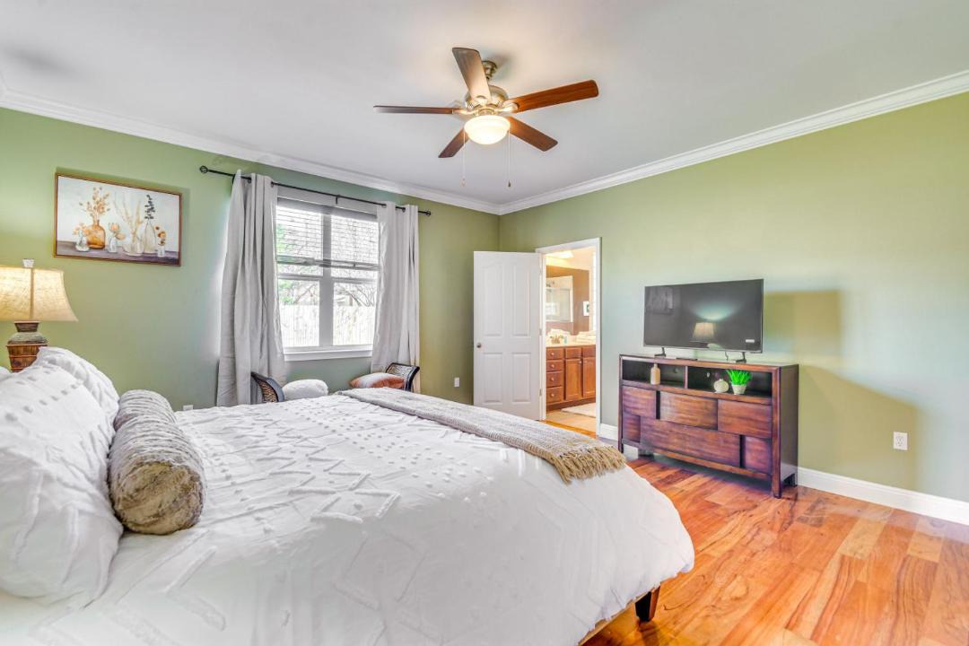 Photo of Bedroom in Mary Esther