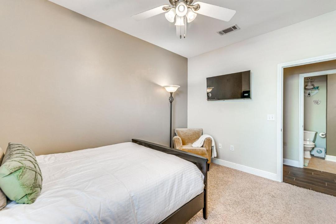 Photo of Bedroom in Mary Esther