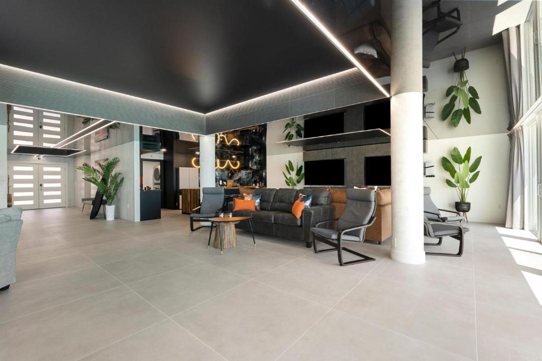 Photo of Livingroom in Thomas Drive
