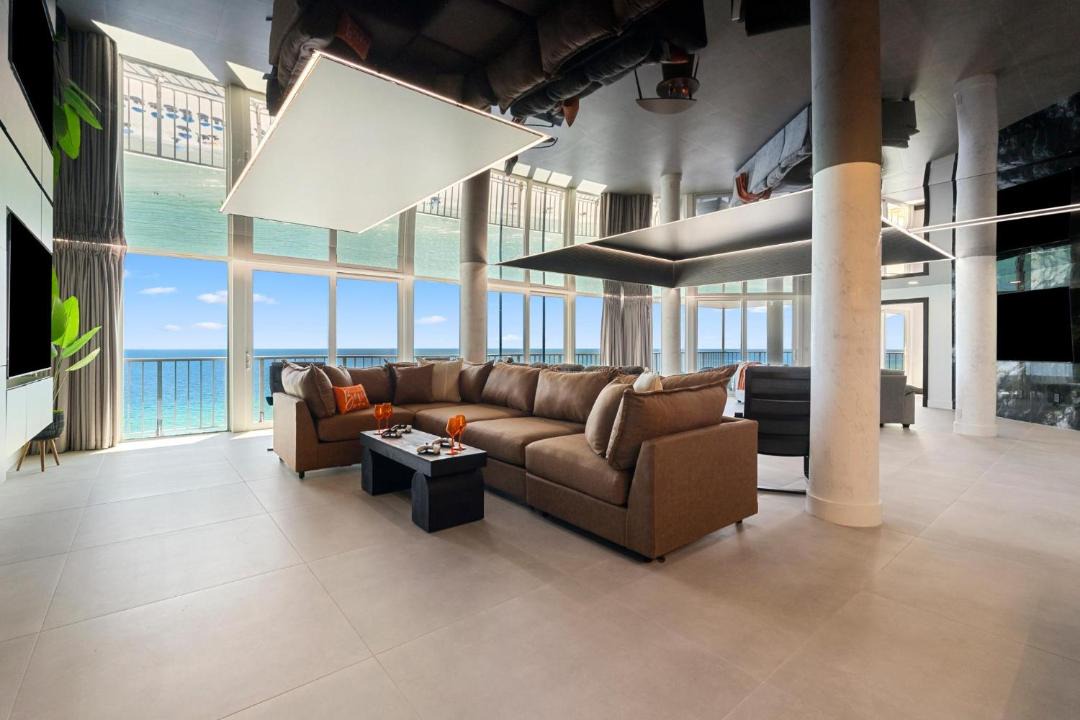 Photo of Livingroom in Thomas Drive