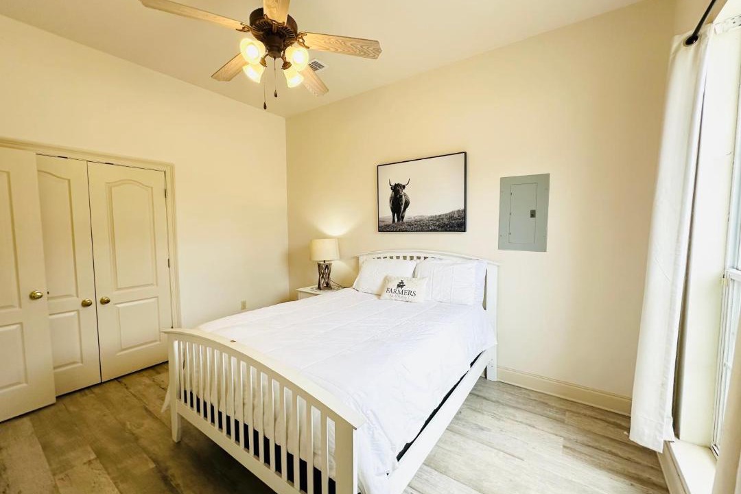 Photo of Bedroom in Pine Grove