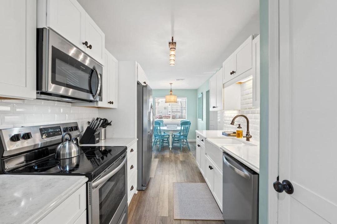 Photo of Kitchen in Biltmore Beach