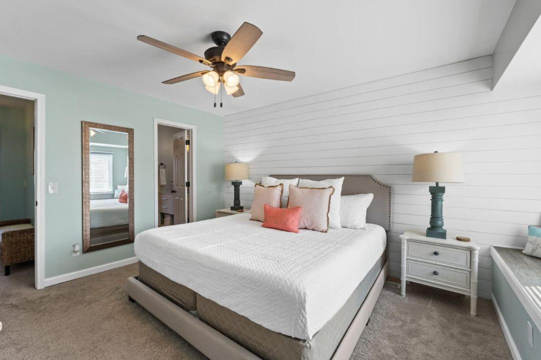 Photo of Bedroom in Biltmore Beach