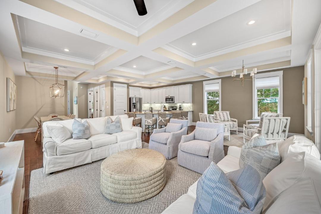 Photo of Livingroom in White's Gulfview