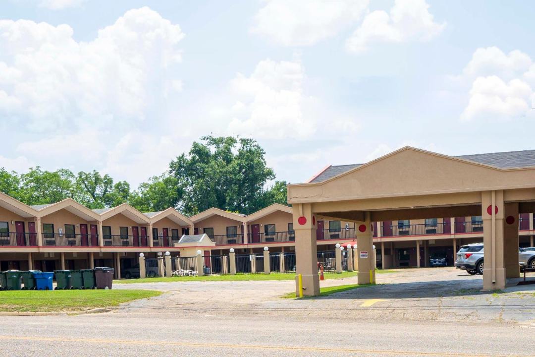 Photo of Buildings in Opp