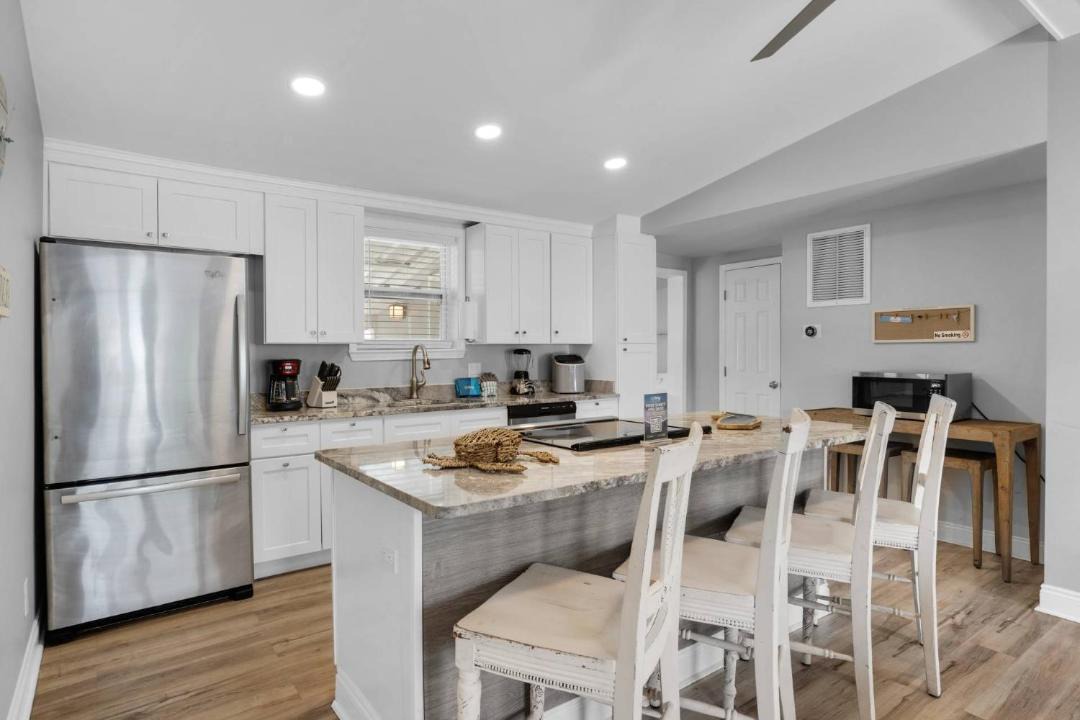 Photo of Kitchen in Laguna Beach Estates
