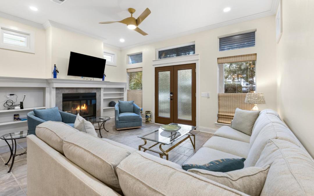 Photo of Livingroom in White's Gulfview