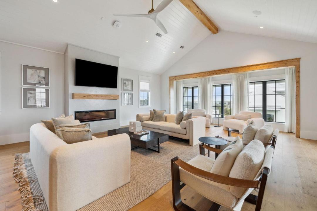 Photo of Livingroom in Dune Allen Beach