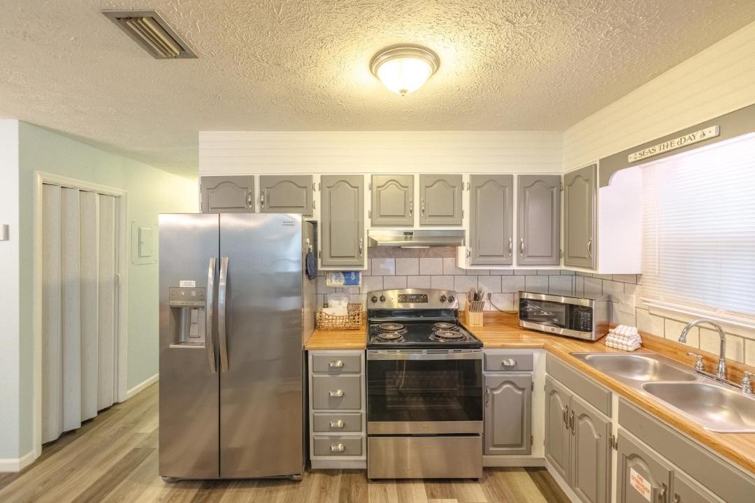 Photo of Kitchen in Bahama Beach