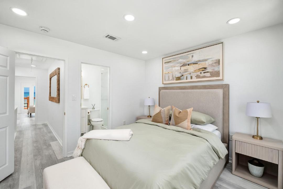 Photo of Bedroom in Miramar Beach