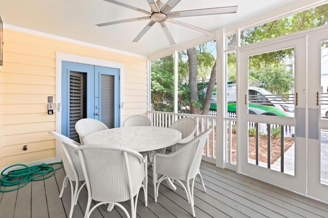 Photo of Patio Balcony in Seaside