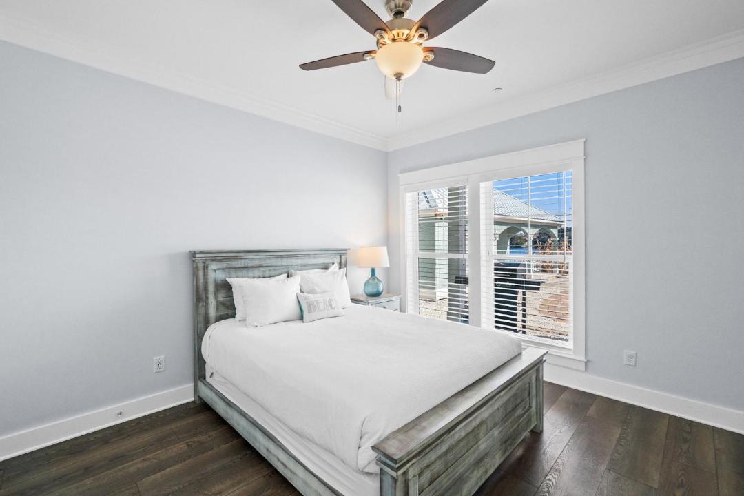 Photo of Bedroom in Riviera Beach
