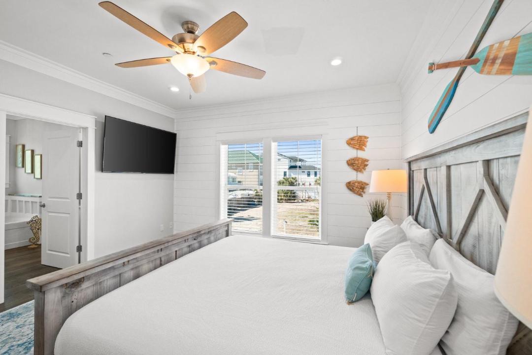 Photo of Bedroom in Riviera Beach