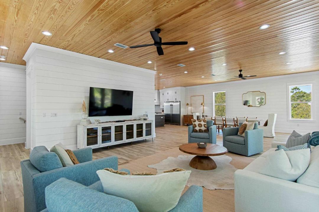 Photo of Livingroom in Dune Allen Beach