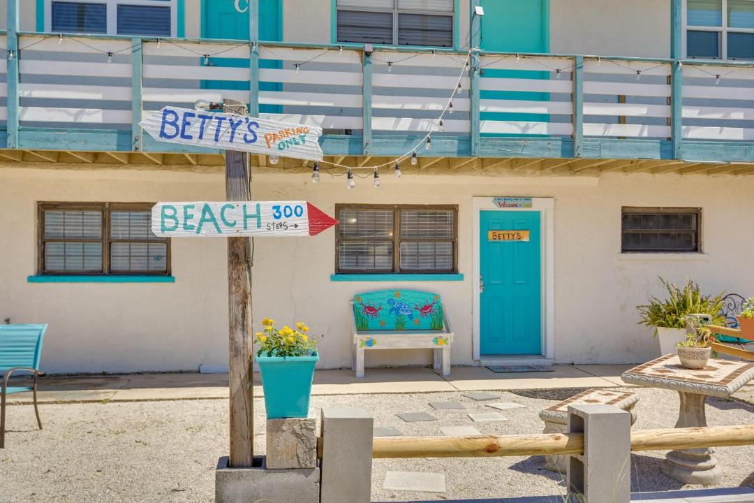 Photo of Others in Bel Air
