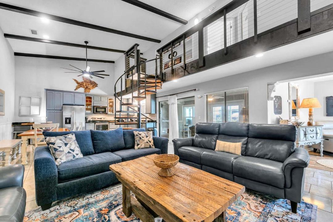 Photo of Livingroom in Crescent Beach