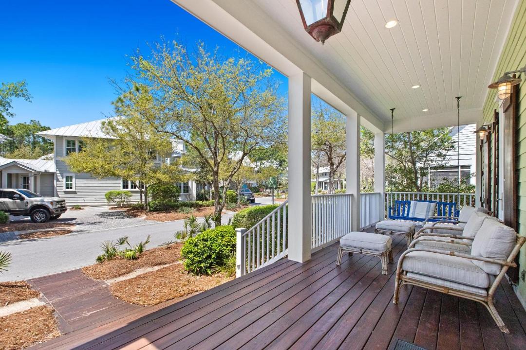Photo of Patio Balcony in Forest District