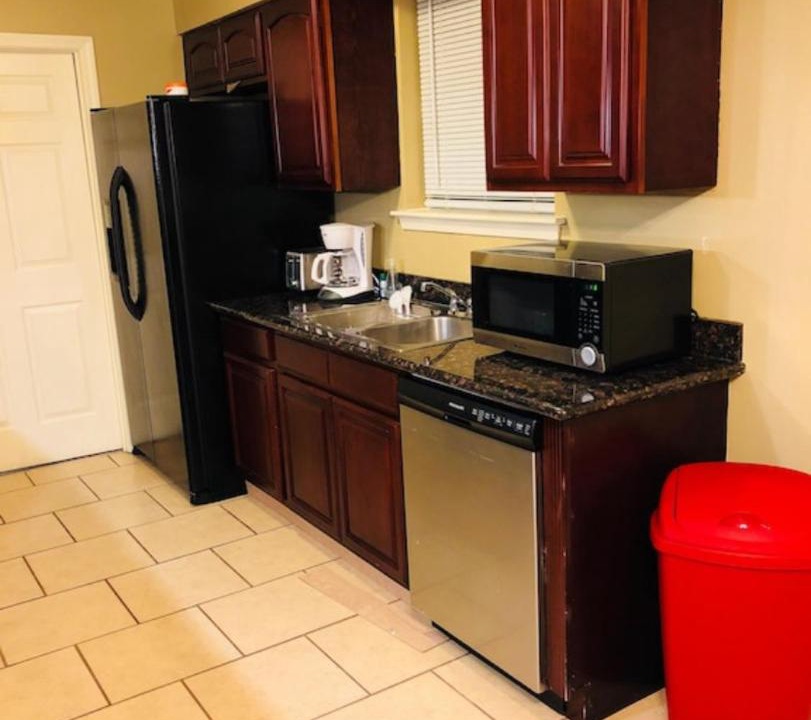 Photo of Kitchen in Kenner - Louis Armstrong International Airport