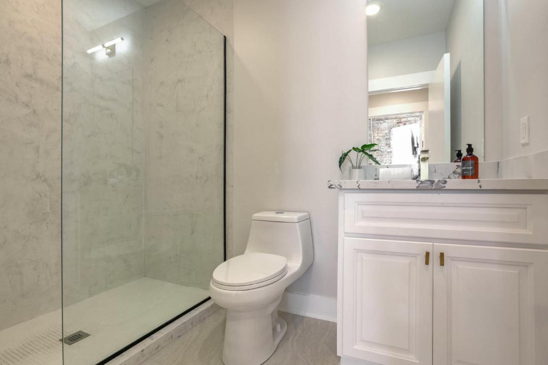 Photo of Bathroom in Arts/Warehouse District