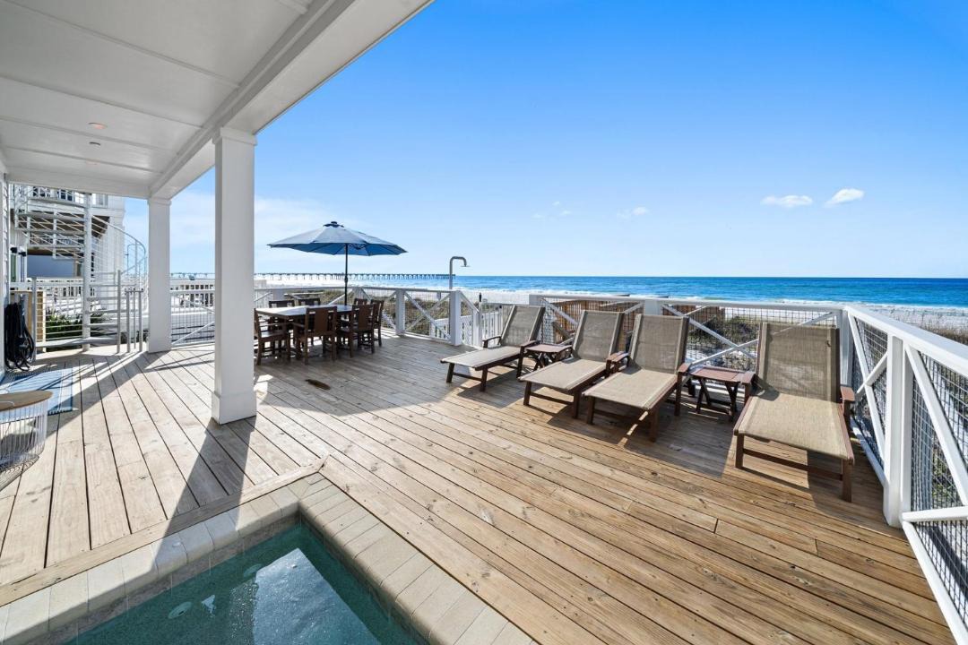 Photo of Patio Balcony in Lullwater Beach On Gulf Of Mexico