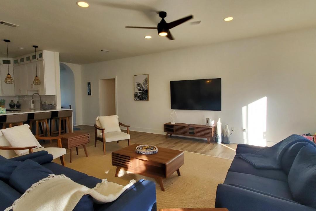 Photo of Others in Avalon Beach Estates