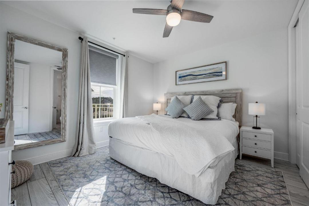Photo of Bedroom in Gulf Place
