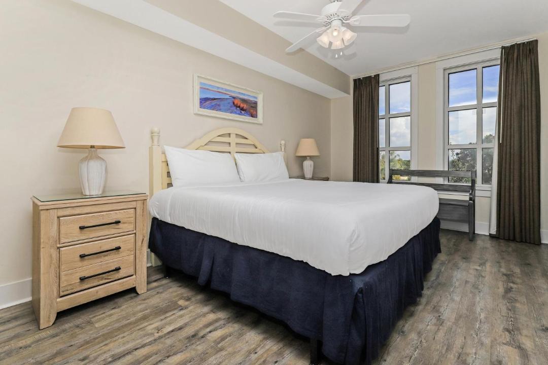 Photo of Bedroom in Baytowne Wharf