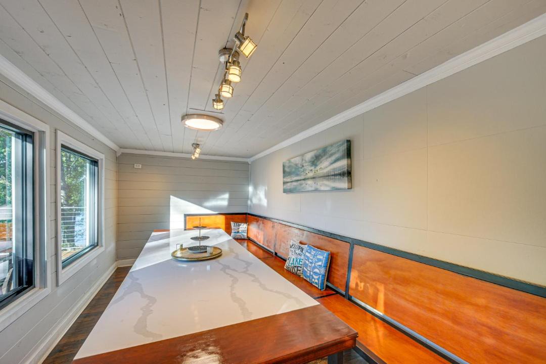 Photo of Others in Streetman