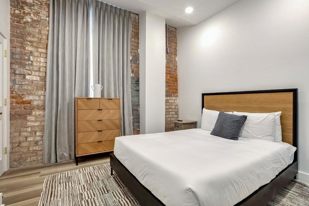 Photo of Bedroom in Arts/Warehouse District
