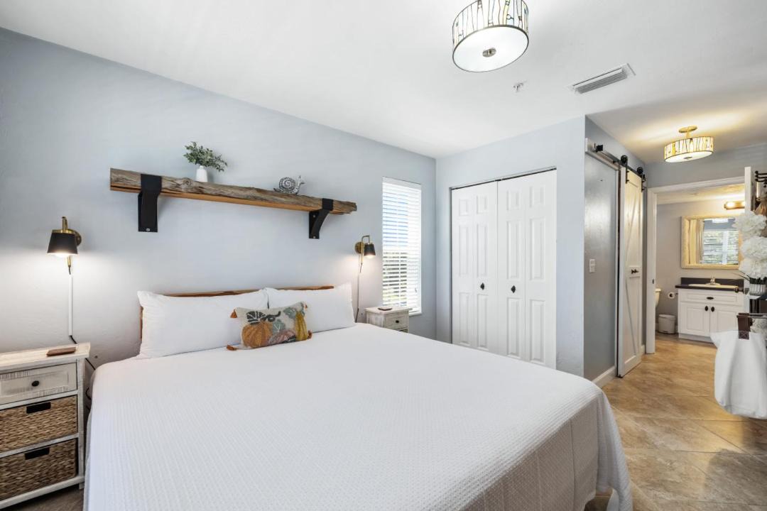 Photo of Bedroom in Cedar Key