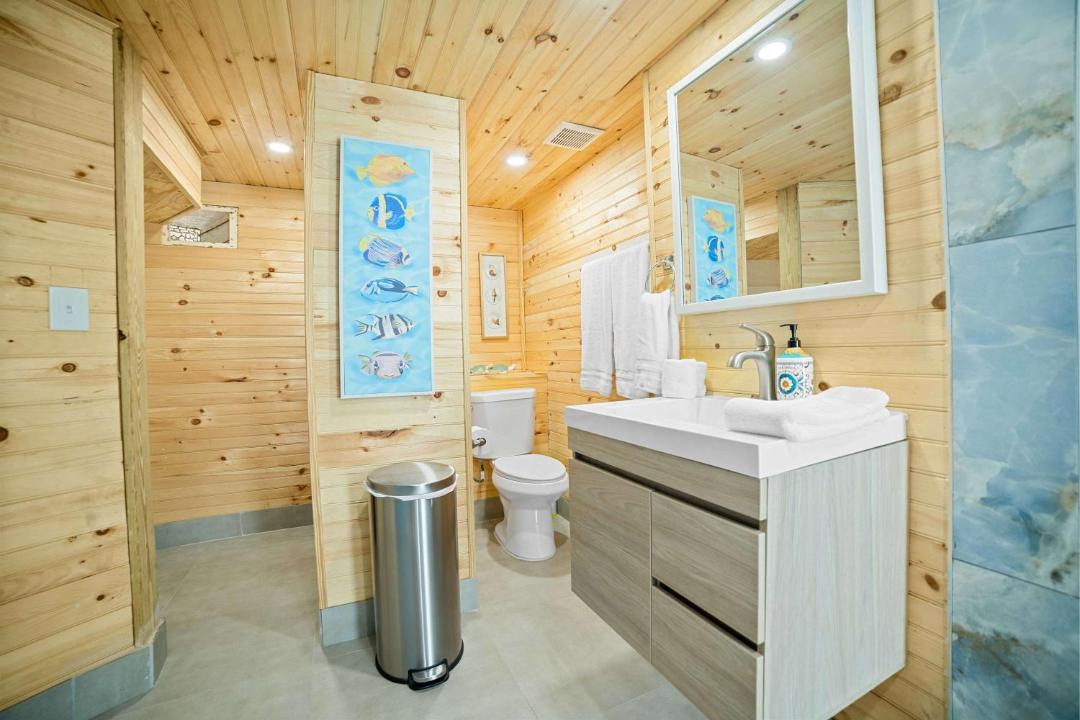 Photo of Bathroom in Long Beach Estates