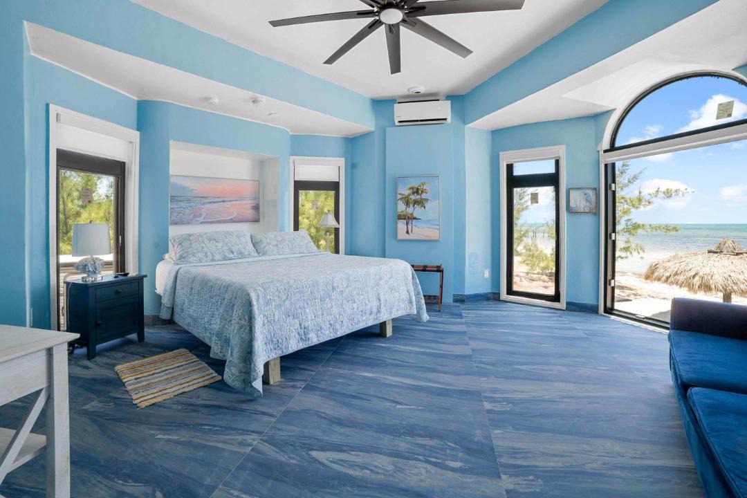 Photo of Bedroom in Long Beach Estates