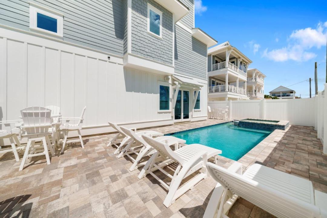 Photo of Patio Balcony in Bid-a-wee Beach