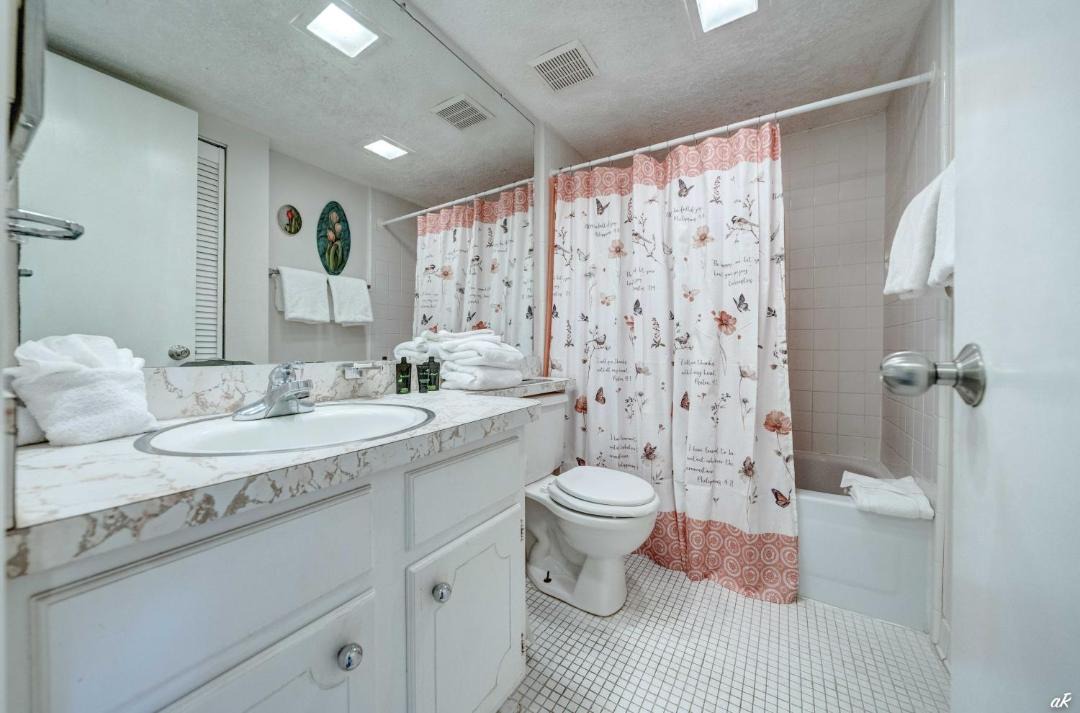 Photo of Bathroom in Sunnyside