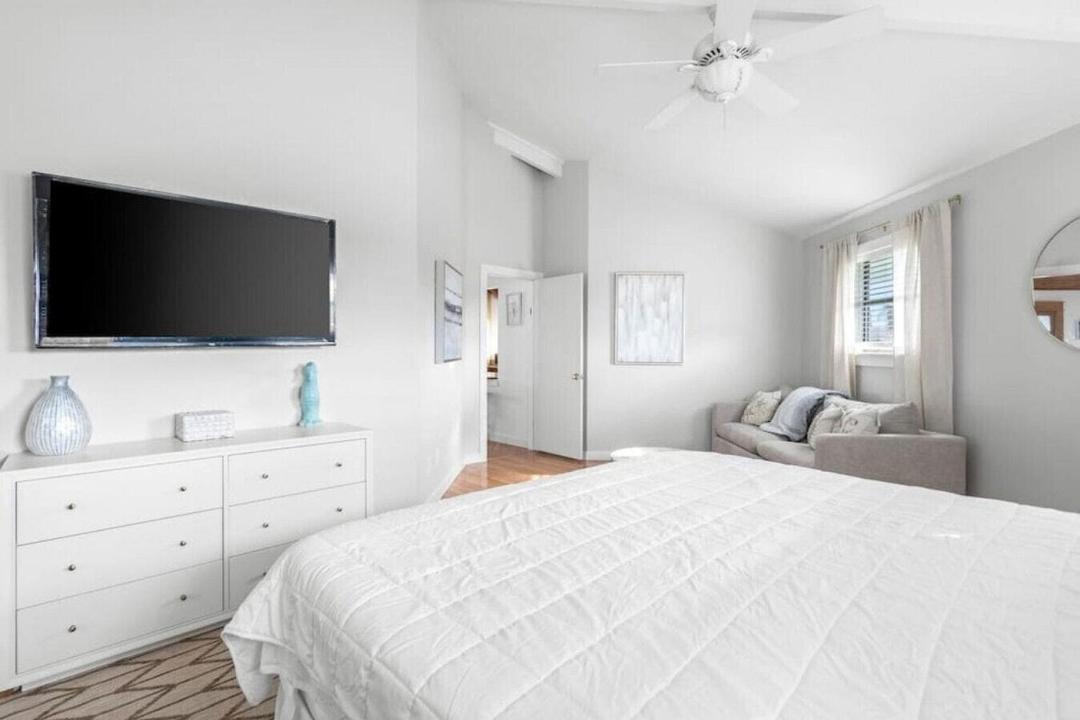 Photo of Bedroom in Santa Monica