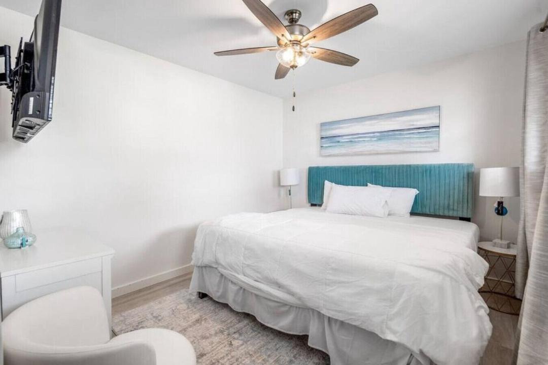 Photo of Bedroom in Santa Monica