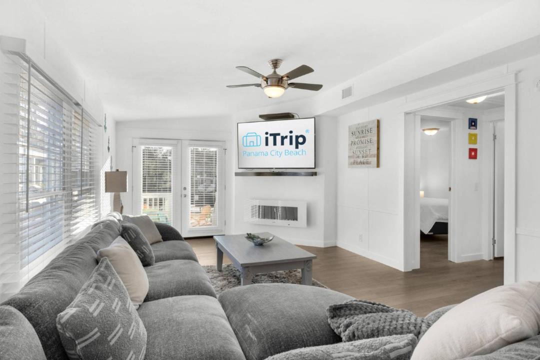 Photo of Livingroom in Bayside Park