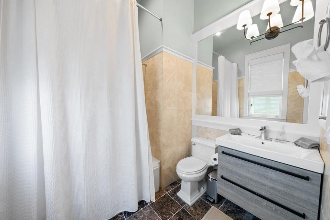 Photo of Bathroom in Sunnyside