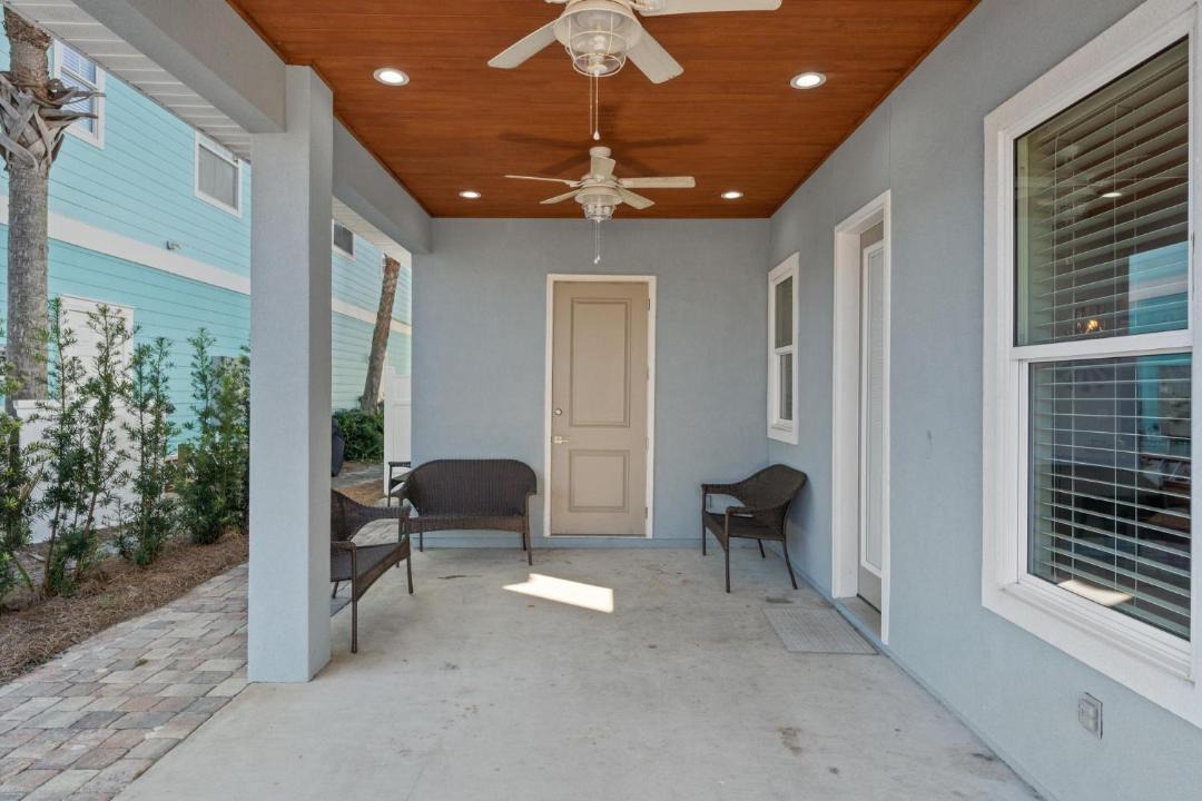 Photo of Patio Balcony in Emerald Waters Village
