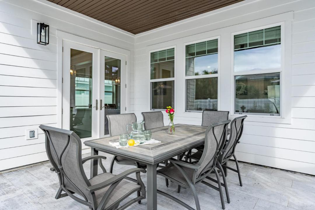 Photo of Patio Balcony in Bahama Beach