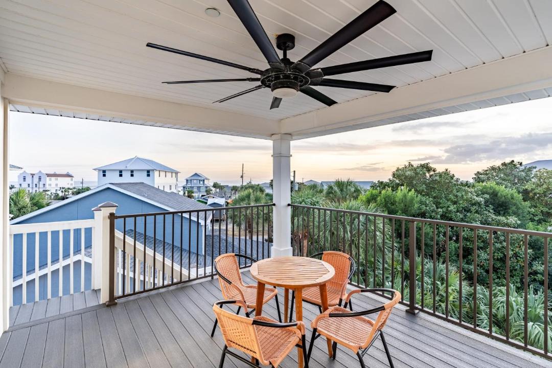Photo of Patio Balcony in Bahama Beach