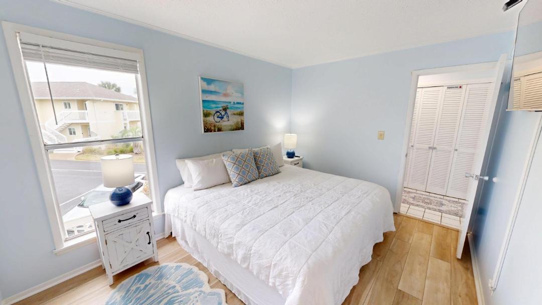 Photo of Bedroom in Holiday Isle