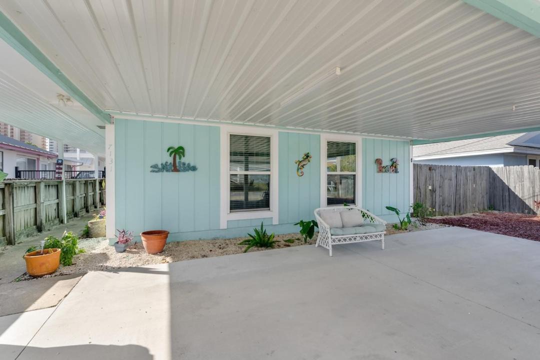 Photo of Patio Balcony in Holiday Beach